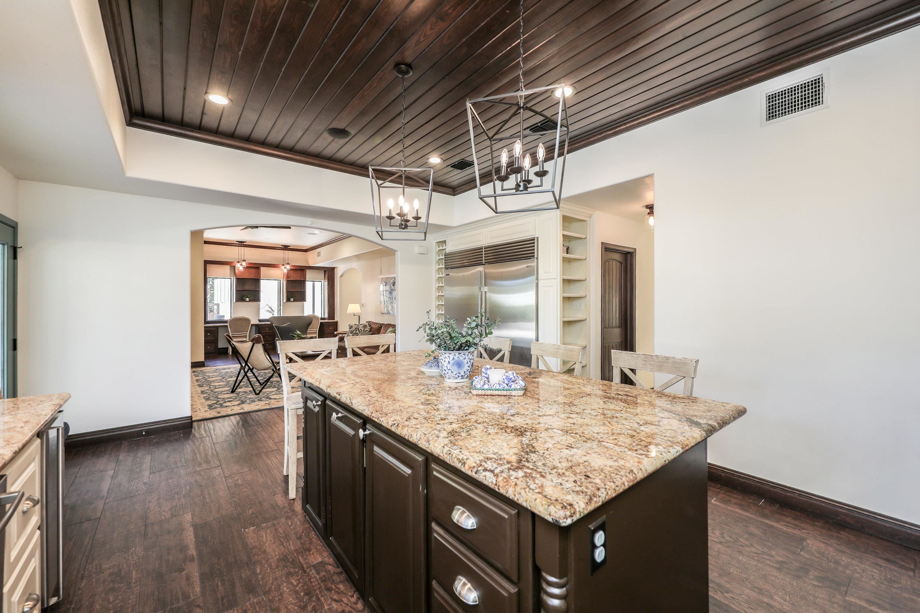 Laredo, Texas, 78041, United States, 4 Bedrooms Bedrooms, ,5 BathroomsBathrooms,Residential,For Sale,1989337