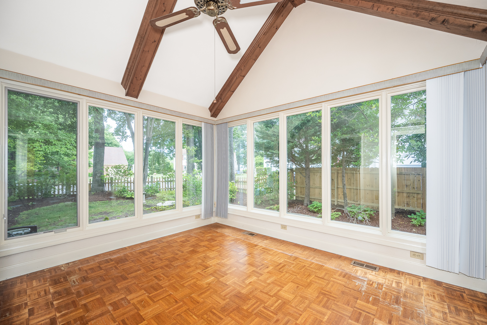  413 Wickwood Drive, Chesapeake, VA 23322 - 物件實景