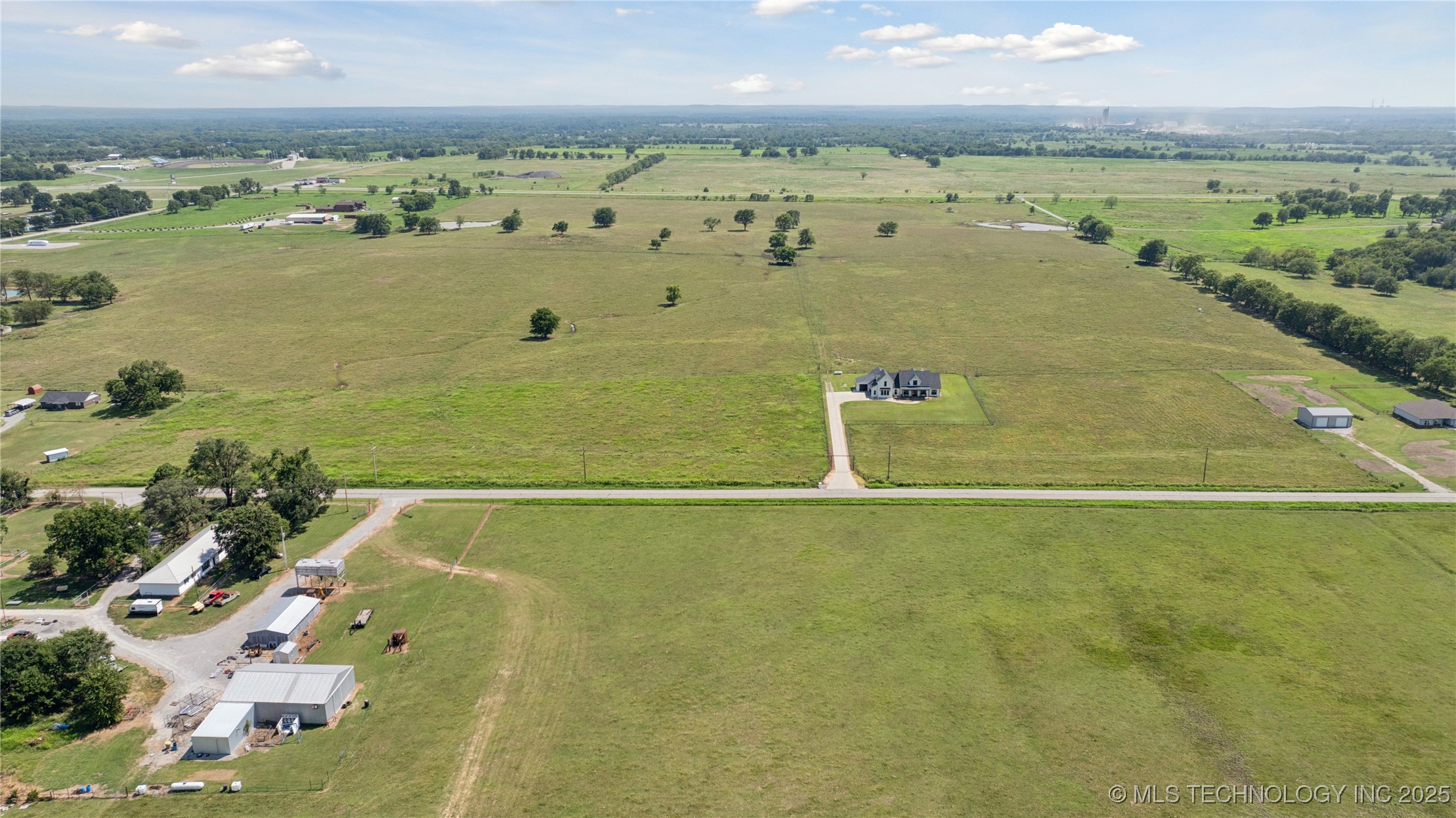 Pryor, Oklahoma, 74361, United States, 4 Bedrooms Bedrooms, ,4 BathroomsBathrooms,Residential,For Sale,1916724