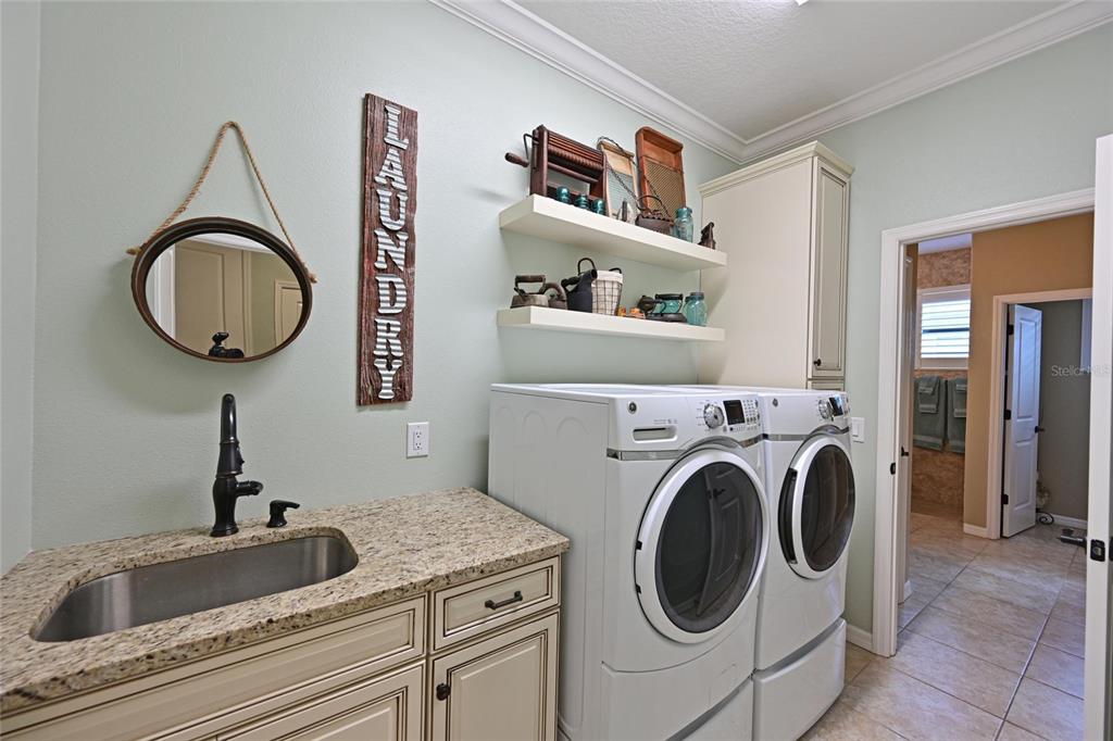 Bradenton, Florida, 34212, United States, 2 Bedrooms Bedrooms, ,2 BathroomsBathrooms,Residential,For Sale,1948137