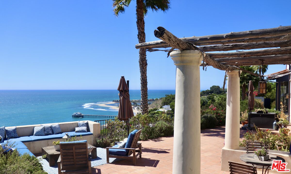 Malibu, California, 90265, United States, 3 Bedrooms Bedrooms, ,4 BathroomsBathrooms,Residential,For Sale,1846867