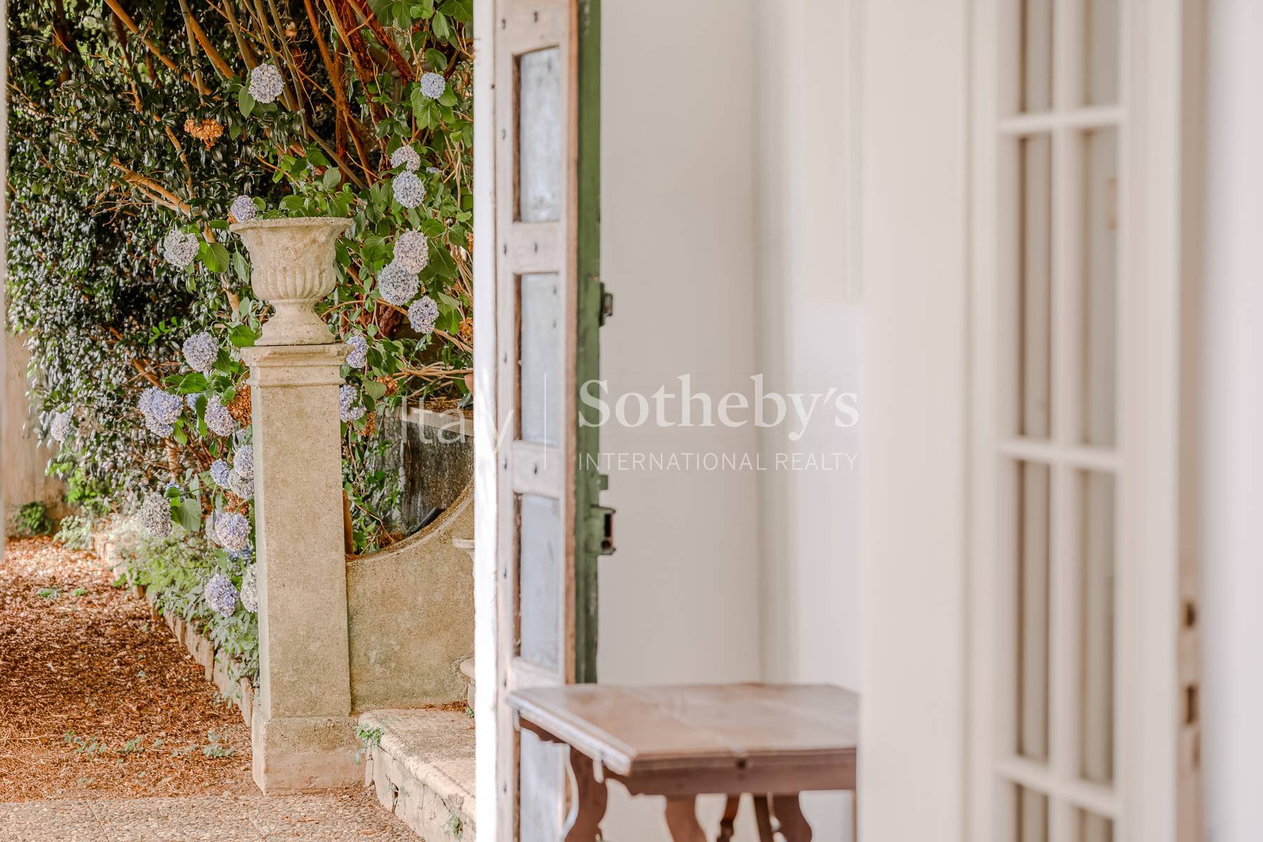  Historic villa with garden and views over Lake Viverone - 物件實景