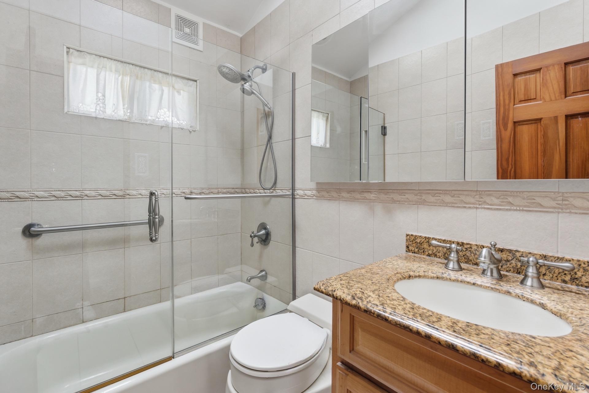 Lindenhurst, New York, 11757, United States, 3 Bedrooms Bedrooms, ,1 BathroomBathrooms,Residential,For Sale,1963707