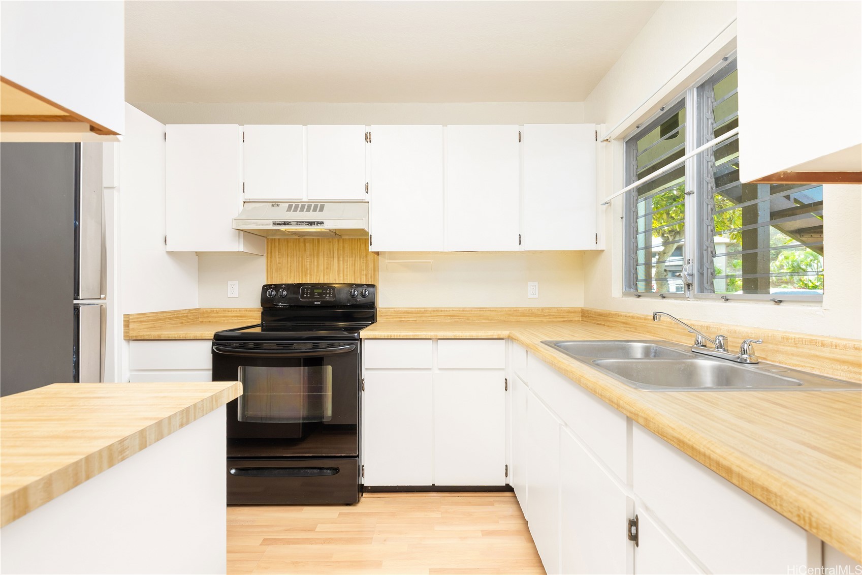 Honolulu, Hawaii, 96818, United States, 2 Bedrooms Bedrooms, ,2 BathroomsBathrooms,Residential,For Sale,1957209