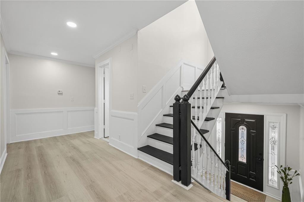 Snellville, Georgia, 30039, United States, 5 Bedrooms Bedrooms, ,4 BathroomsBathrooms,Residential,For Sale,1993862