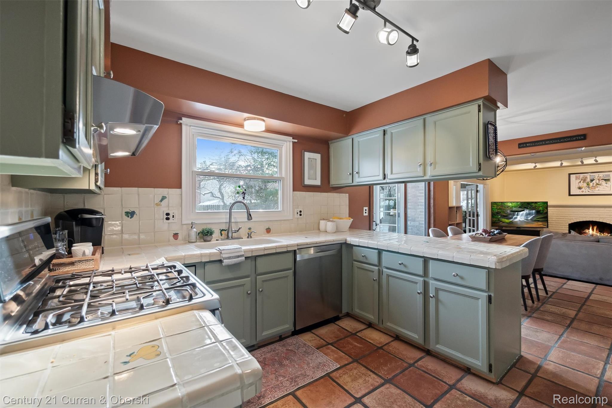 Northville, Michigan, 48167, United States, 5 Bedrooms Bedrooms, ,3 BathroomsBathrooms,Residential,For Sale,2009977