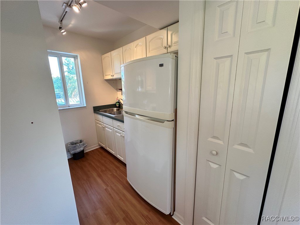 Crystal River, Florida, 34429, United States, 4 Bedrooms Bedrooms, ,3 BathroomsBathrooms,Residential,For Sale,1996734