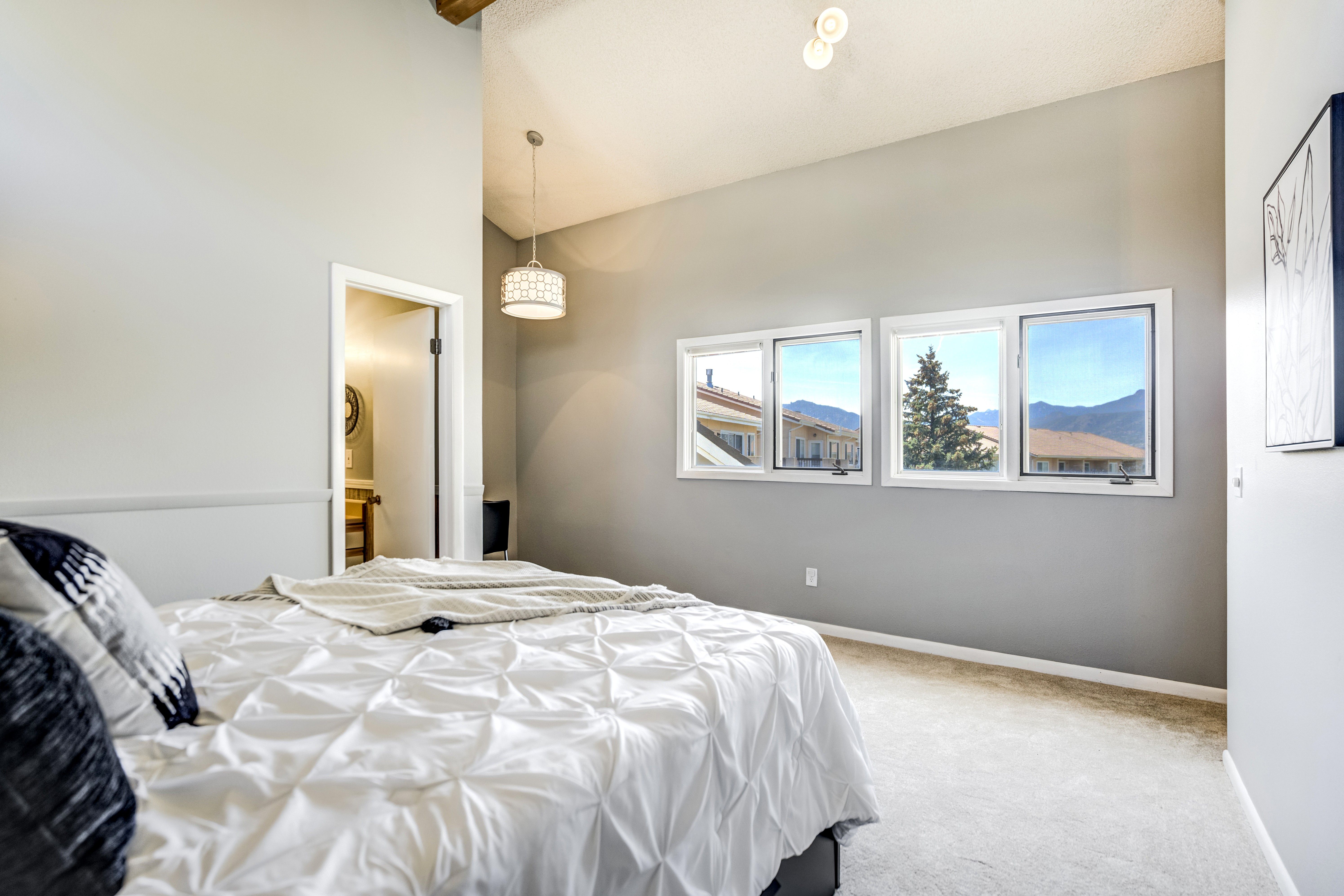  Elevated Westside Style in This Beautifully Refreshed Promontory Point Condo - 物件實景