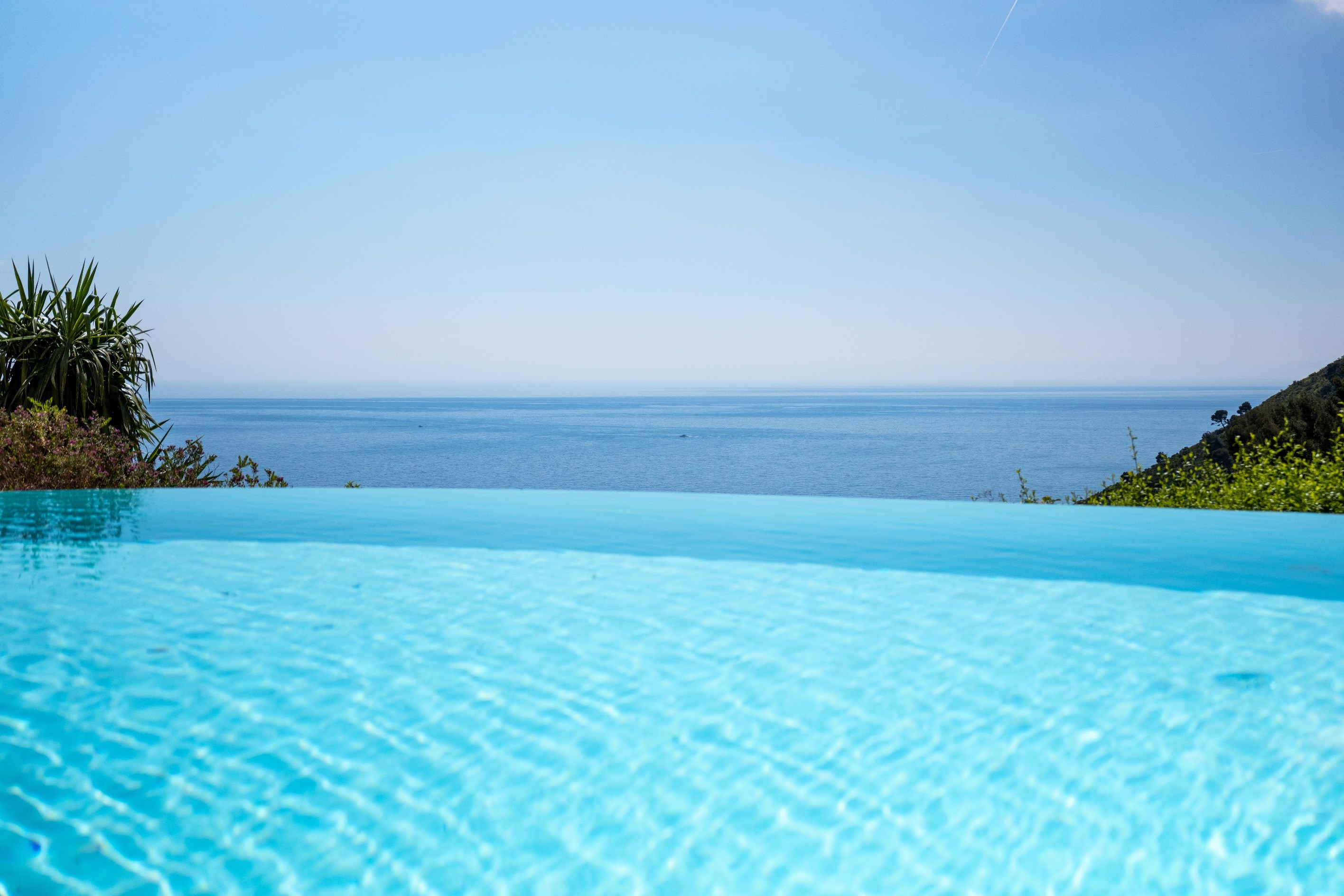  Sea view villa for sale in a private gated estate in Èze near Monaco - 物件實景