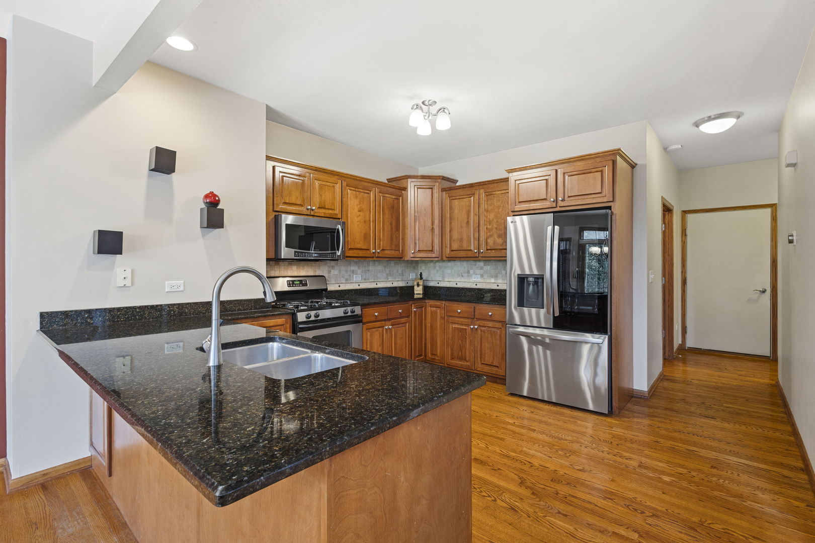 Orland Park, Illinois, 60467, United States, 3 Bedrooms Bedrooms, ,4 BathroomsBathrooms,Residential,For Sale,1927522