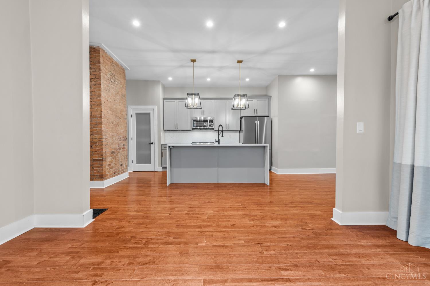 Cincinnati, Ohio, 45206, United States, 3 Bedrooms Bedrooms, ,3 BathroomsBathrooms,Residential,For Sale,1997229