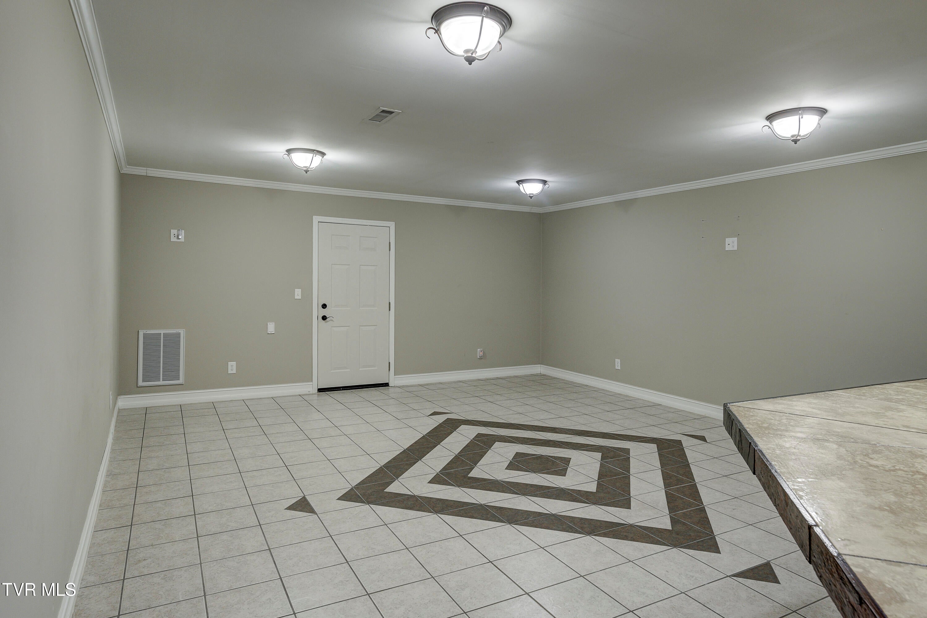 Bristol, Tennessee, 37620, United States, 4 Bedrooms Bedrooms, ,4 BathroomsBathrooms,Residential,For Sale,2001712