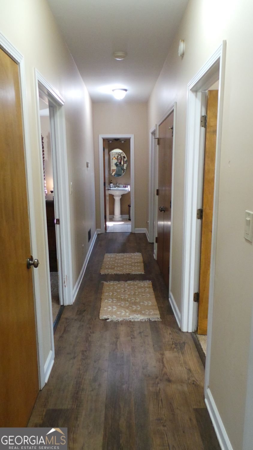 Cumming, Georgia, 30028, United States, 4 Bedrooms Bedrooms, ,5 BathroomsBathrooms,Residential,For Sale,1859105
