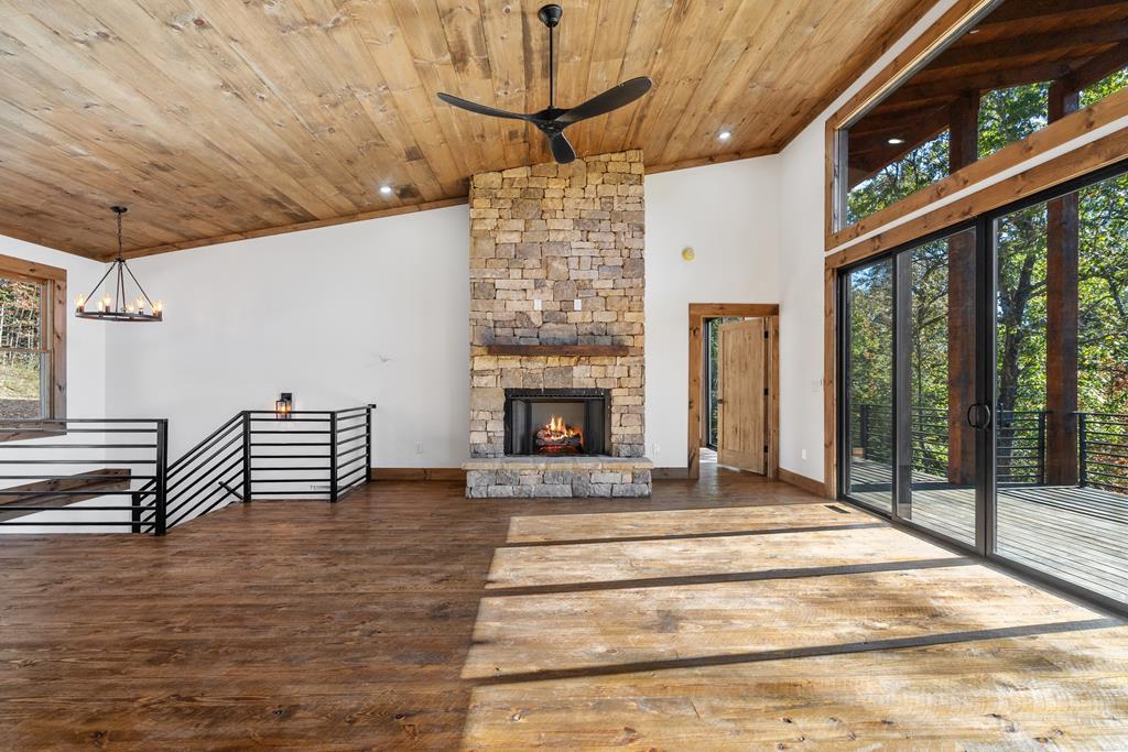 Mineral Bluff, Georgia, 30559, United States, 3 Bedrooms Bedrooms, ,3 BathroomsBathrooms,Residential,For Sale,1984301