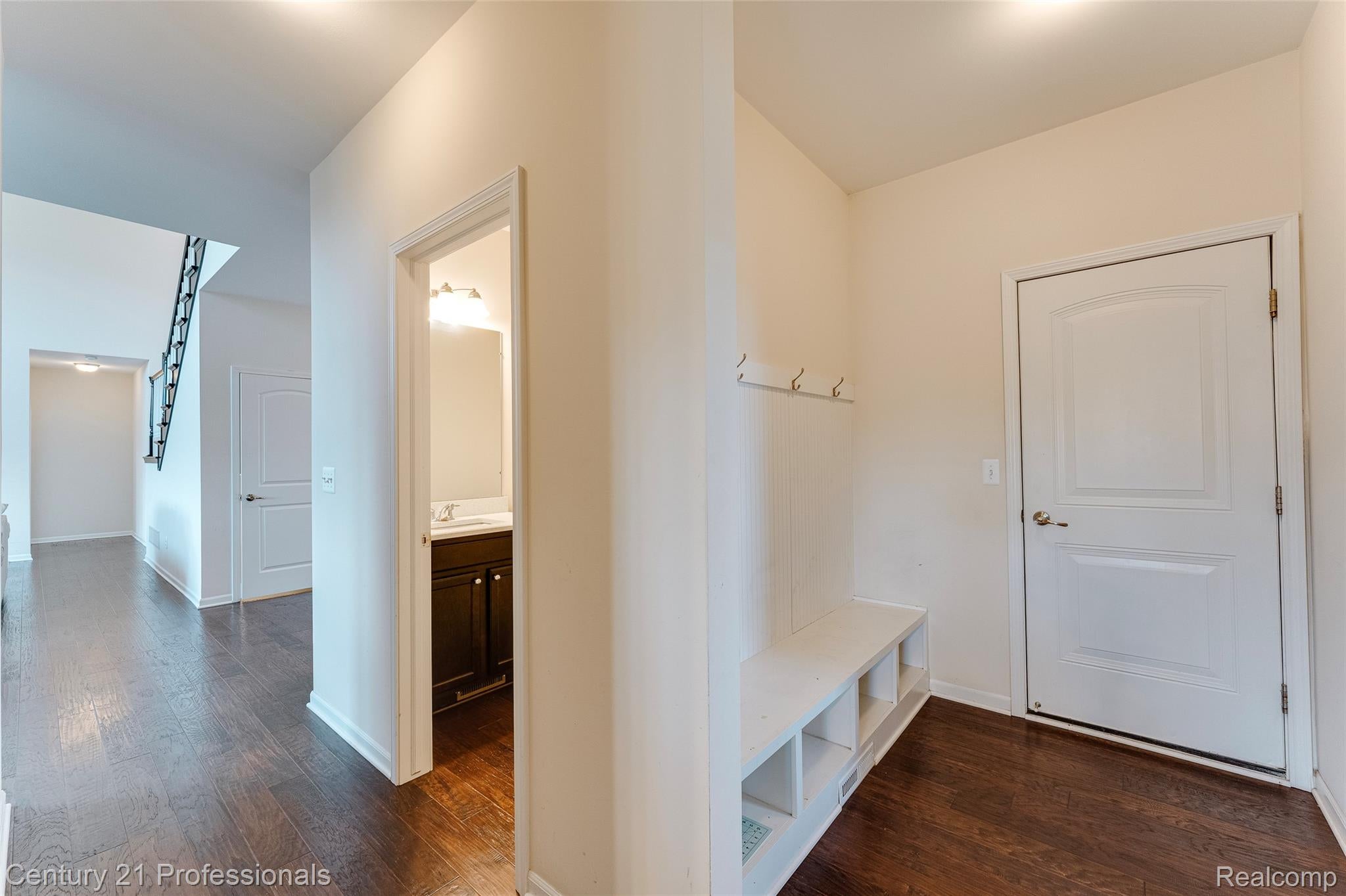 Canton, Michigan, 48187, United States, 5 Bedrooms Bedrooms, ,6 BathroomsBathrooms,Residential,For Sale,1908049