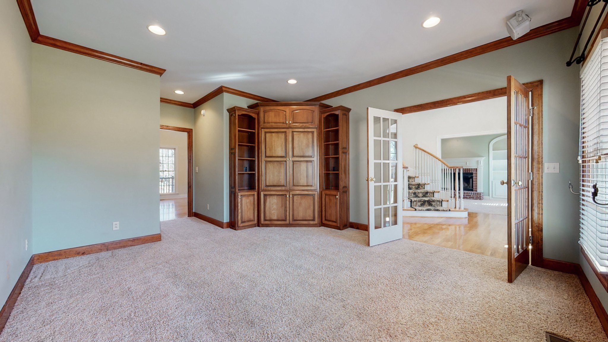 Tullahoma, Tennessee, 37388, United States, 6 Bedrooms Bedrooms, ,5 BathroomsBathrooms,Residential,For Sale,1978966