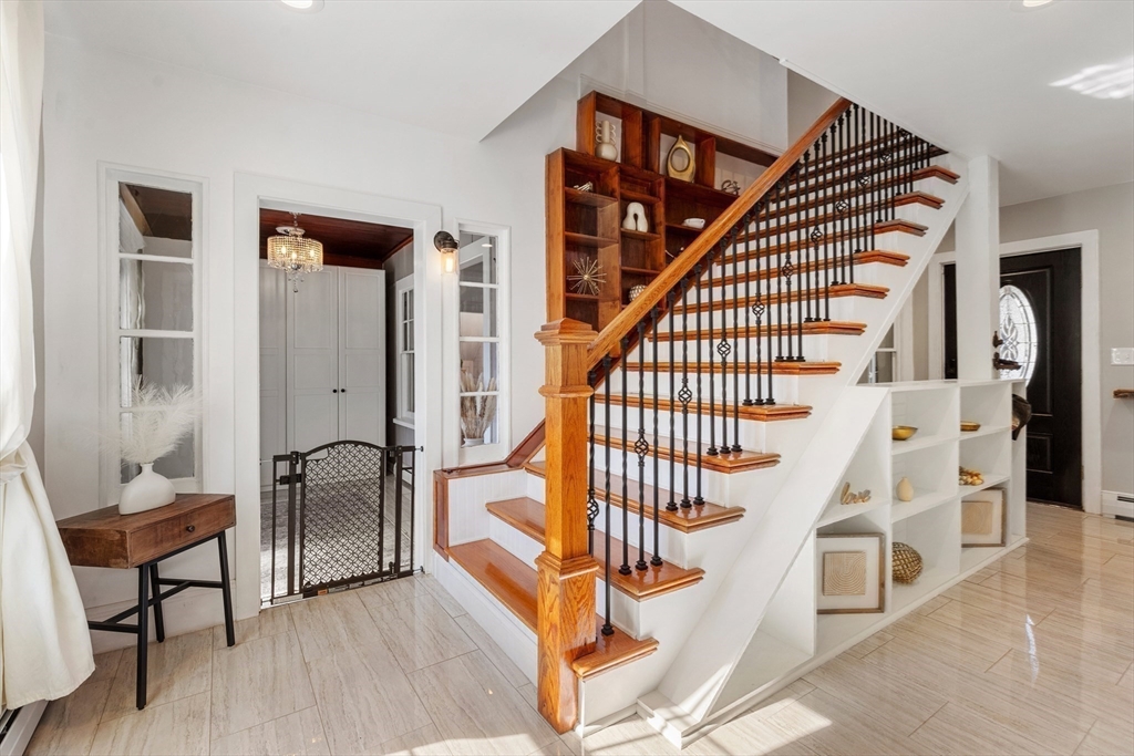 Malden, Massachusetts, 02148, United States, 5 Bedrooms Bedrooms, ,5 BathroomsBathrooms,Residential,For Sale,1984195