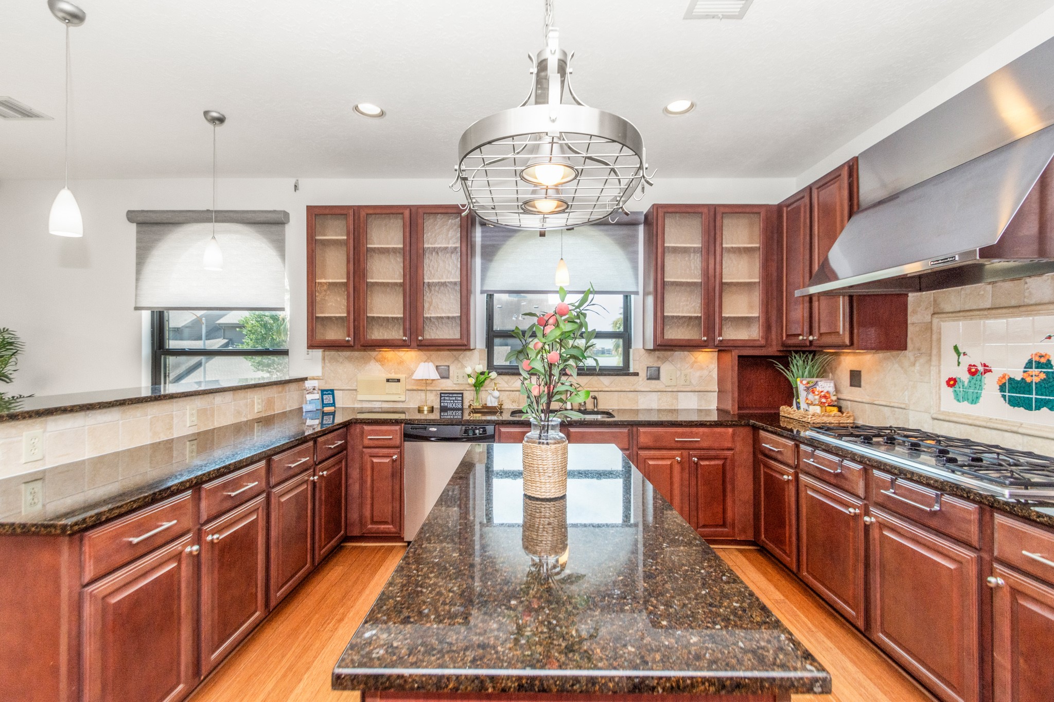 Houston, Texas, 77058, United States, 3 Bedrooms Bedrooms, ,4 BathroomsBathrooms,Residential,For Sale,1924880