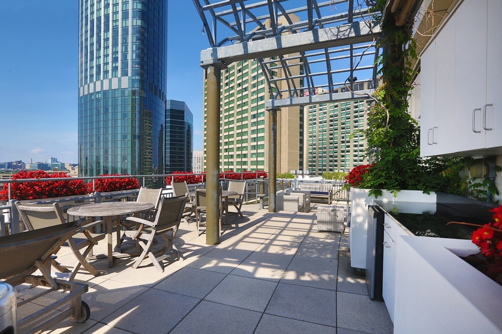 Boston, Massachusetts, 02199, United States, 3 Bedrooms Bedrooms, ,3 BathroomsBathrooms,Residential,For Sale,1940659