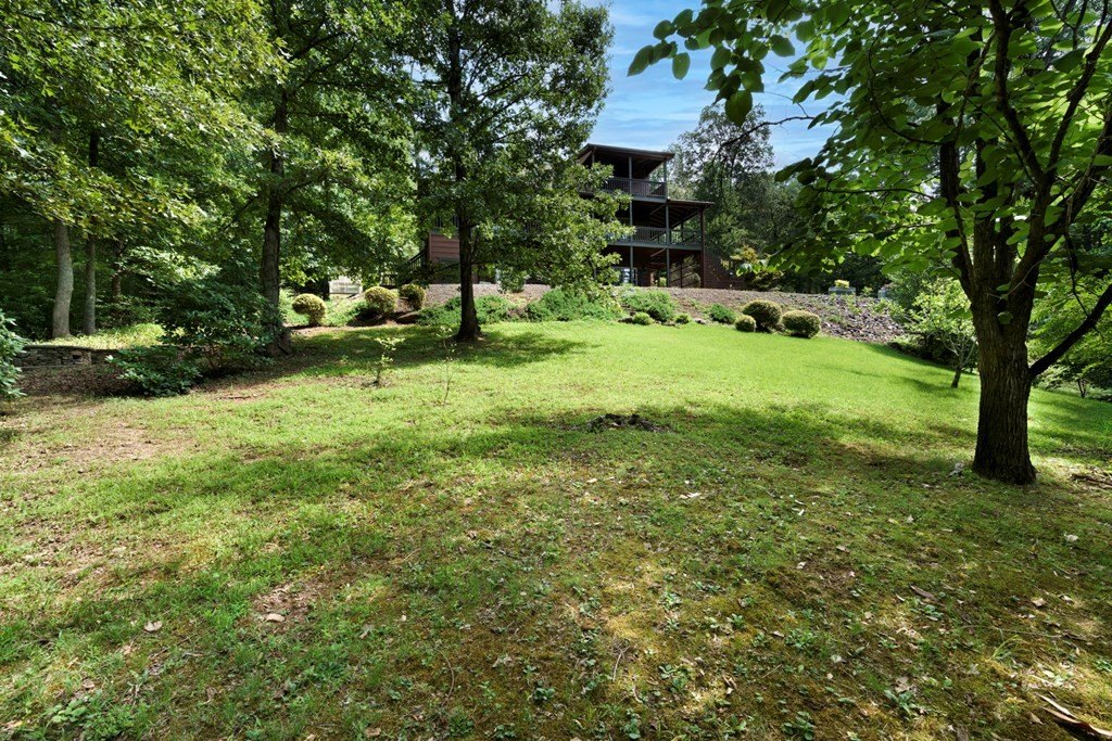 Hiawassee, Georgia, 30546, United States, 2 Bedrooms Bedrooms, ,3 BathroomsBathrooms,Residential,For Sale,1920293