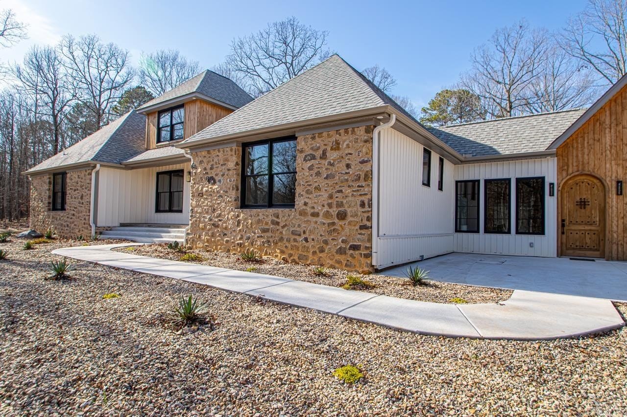 Alexander, Arkansas, 72002, United States, 6 Bedrooms Bedrooms, ,4 BathroomsBathrooms,Residential,For Sale,1986136