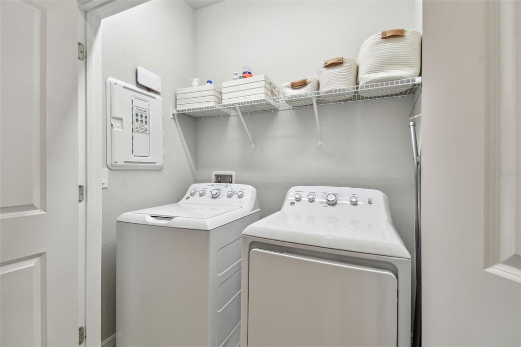 Sarasota, Florida, 34237, United States, 3 Bedrooms Bedrooms, ,4 BathroomsBathrooms,Residential,For Sale,1862311