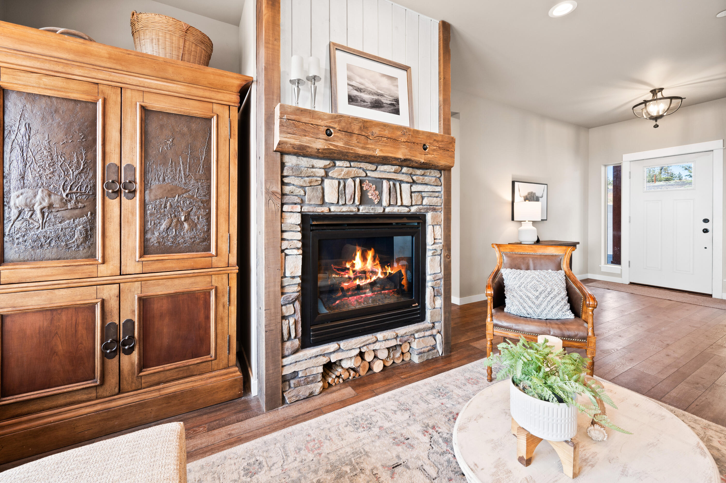 Prineville, Oregon, 97754, United States, 3 Bedrooms Bedrooms, ,2 BathroomsBathrooms,Residential,For Sale,1848132