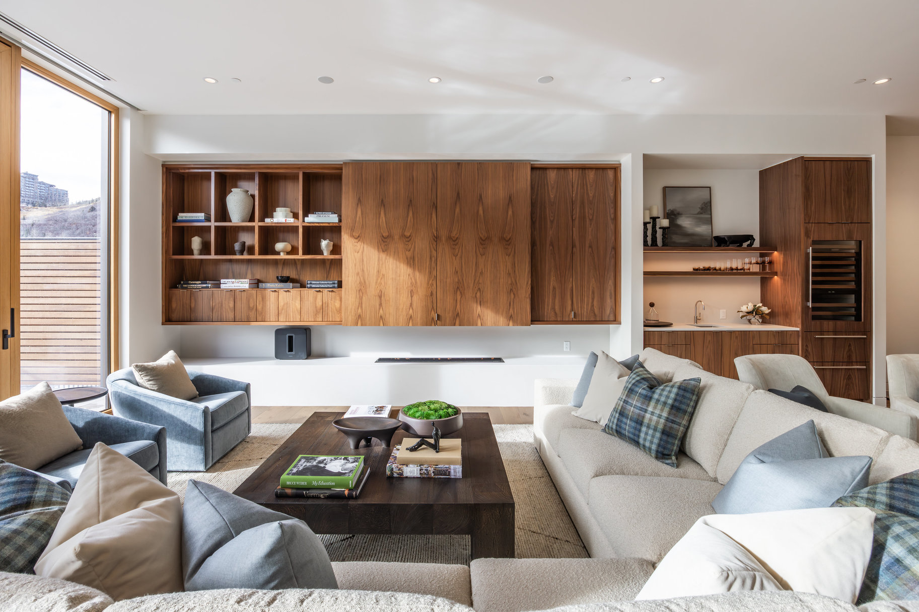  Furnished 5-bedroom Penthouse at Founder