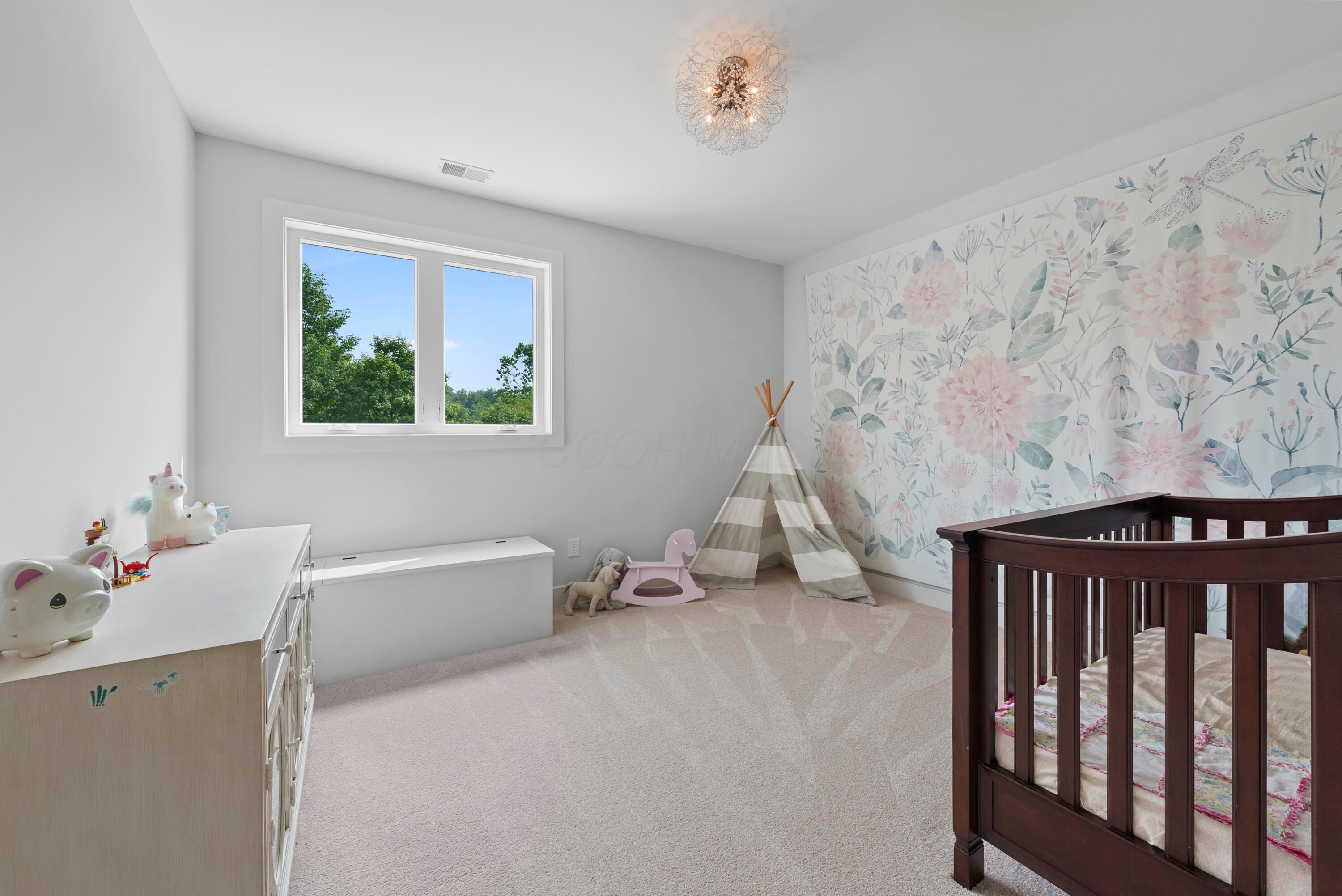 Alexandria, Ohio, 43001, United States, 4 Bedrooms Bedrooms, ,4 BathroomsBathrooms,Residential,For Sale,1907180