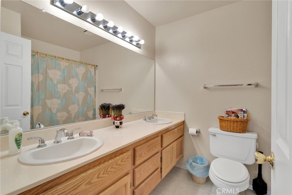 Apple Valley, California, 92308, United States, 5 Bedrooms Bedrooms, ,4 BathroomsBathrooms,Residential,For Sale,1941595