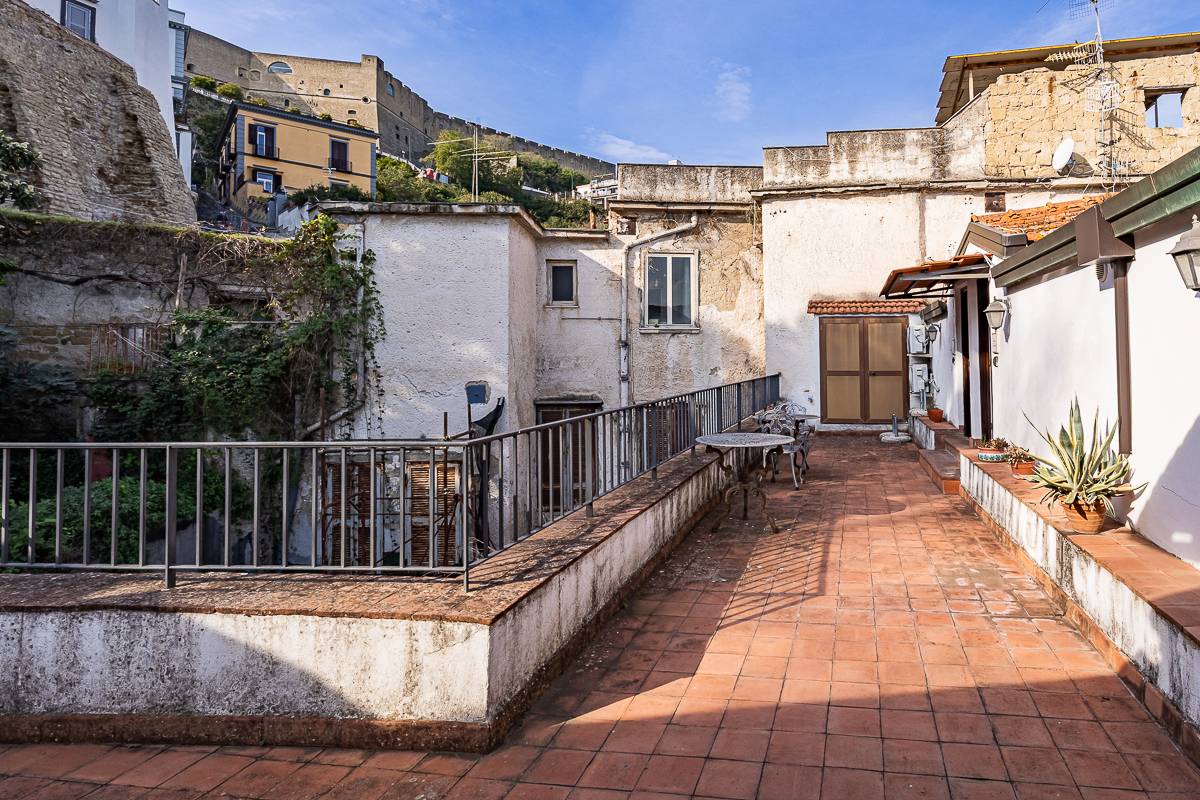 Napoli, Napoli, 80100, IT, 6 Bedrooms Bedrooms, ,6 BathroomsBathrooms,Residential,For Sale,1991925