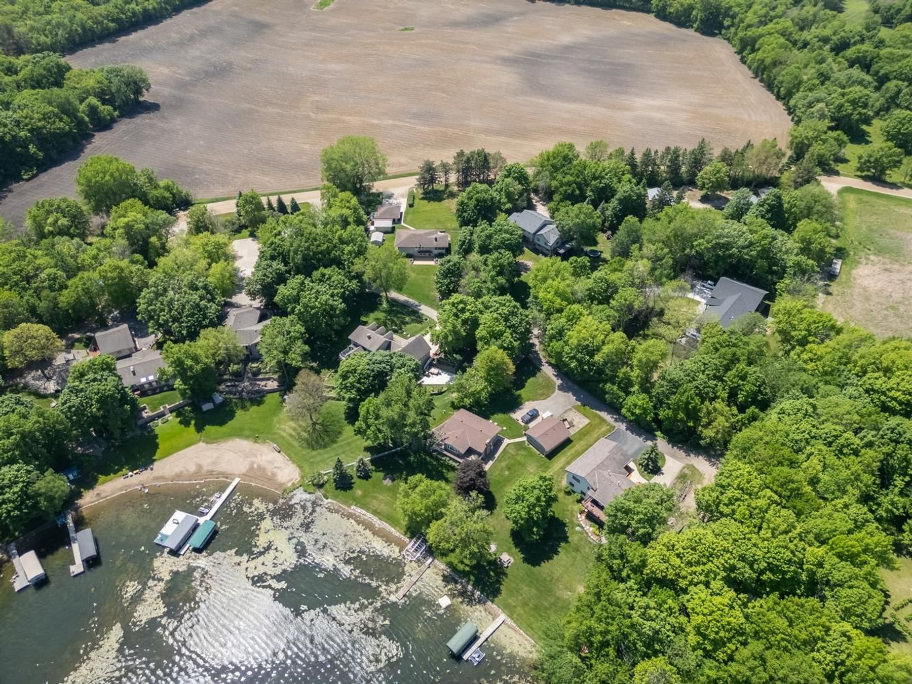  Beautifully Maintained Living with Maple Lake Views - 物件實景