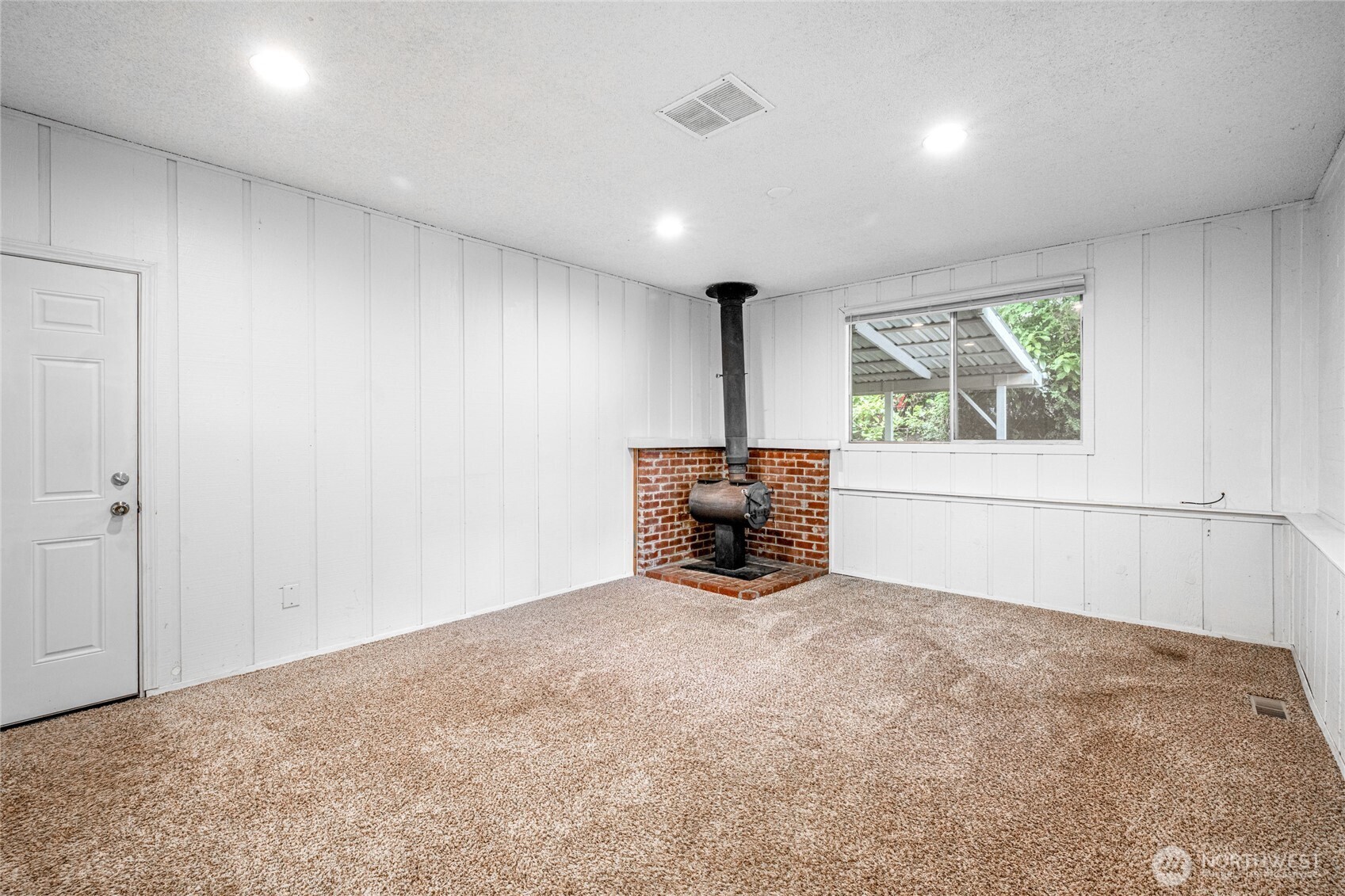 Gig Harbor, Washington, 98335, United States, 3 Bedrooms Bedrooms, ,1 BathroomBathrooms,Residential,For Sale,1908479