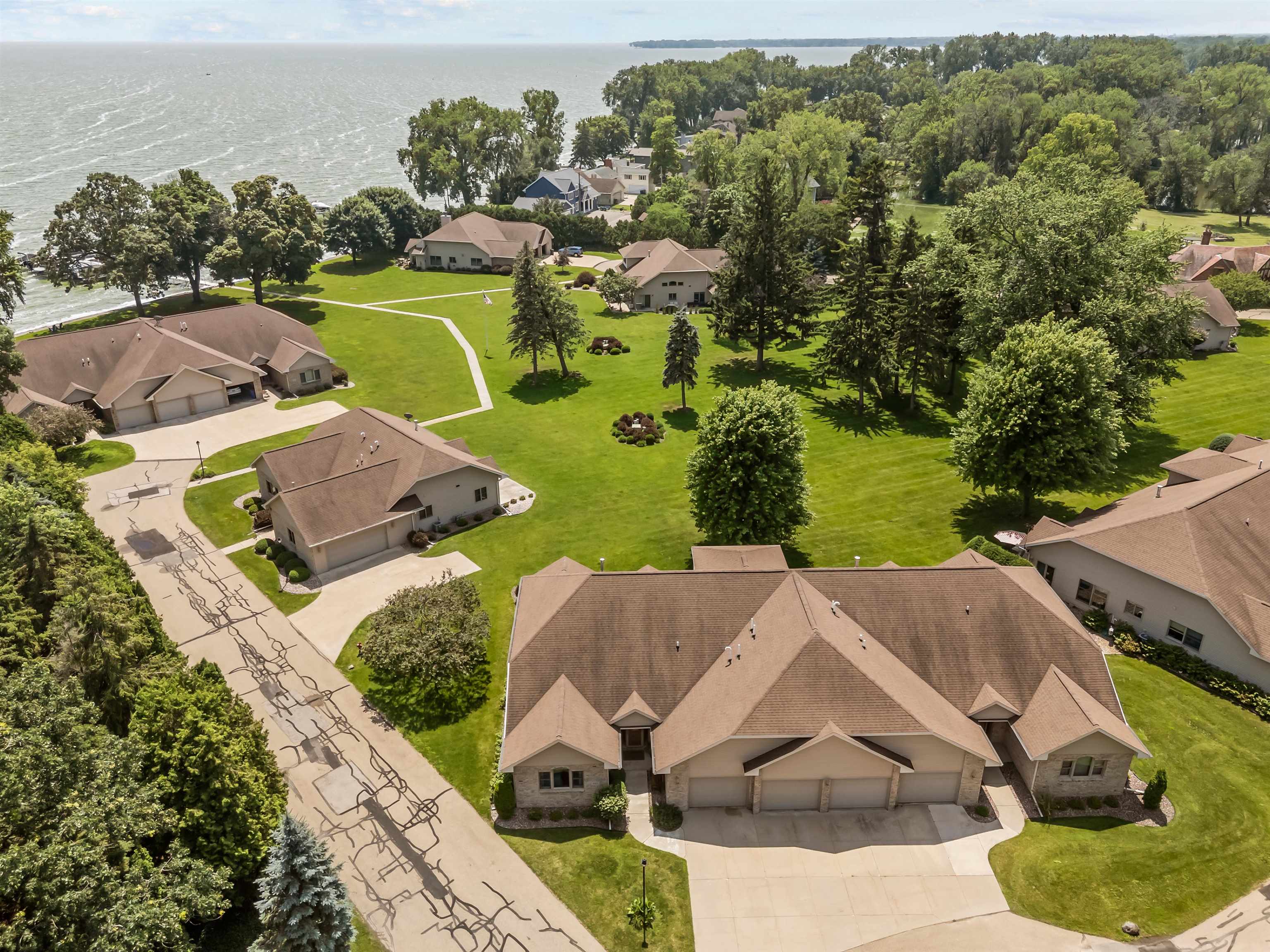 Menasha, Wisconsin, 54952, United States, 3 Bedrooms Bedrooms, ,3 BathroomsBathrooms,Residential,For Sale,1981265