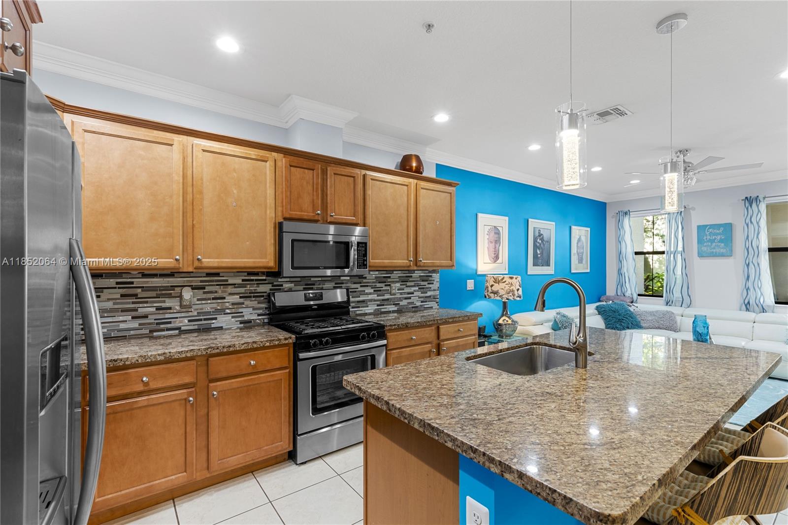 Sunrise, Florida, 33323, United States, 3 Bedrooms Bedrooms, ,3 BathroomsBathrooms,Residential,For Sale,1908528