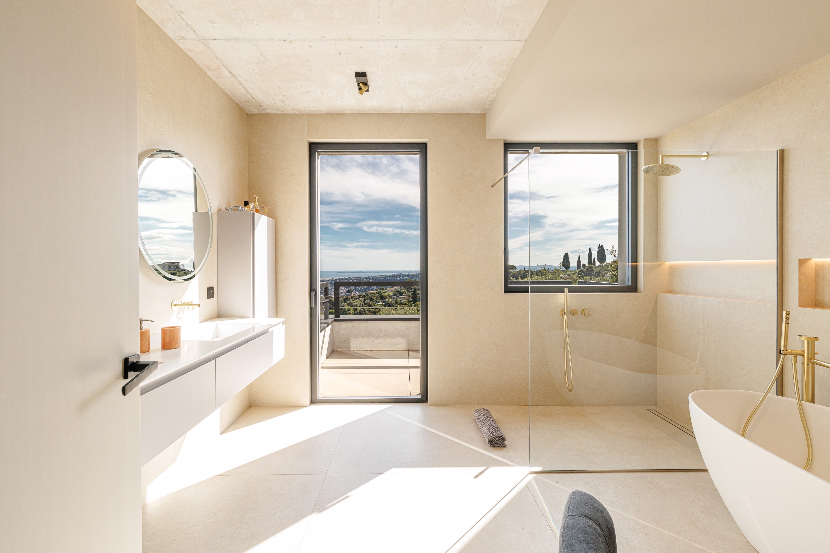  Gairaut : exceptional contemporary villa with panoramic sea views - 物件實景