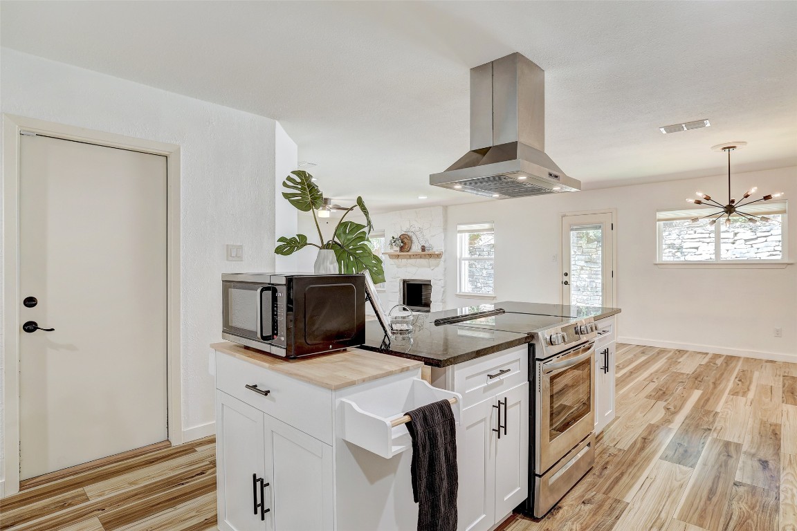 Austin, Texas, 78759, United States, 3 Bedrooms Bedrooms, ,2 BathroomsBathrooms,Residential,For Sale,1932047