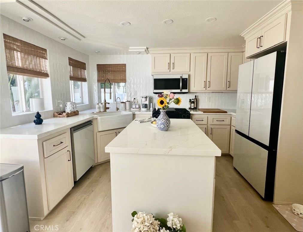 Newport Beach, California, 92660, United States, 3 Bedrooms Bedrooms, ,3 BathroomsBathrooms,Residential,For Sale,1892275