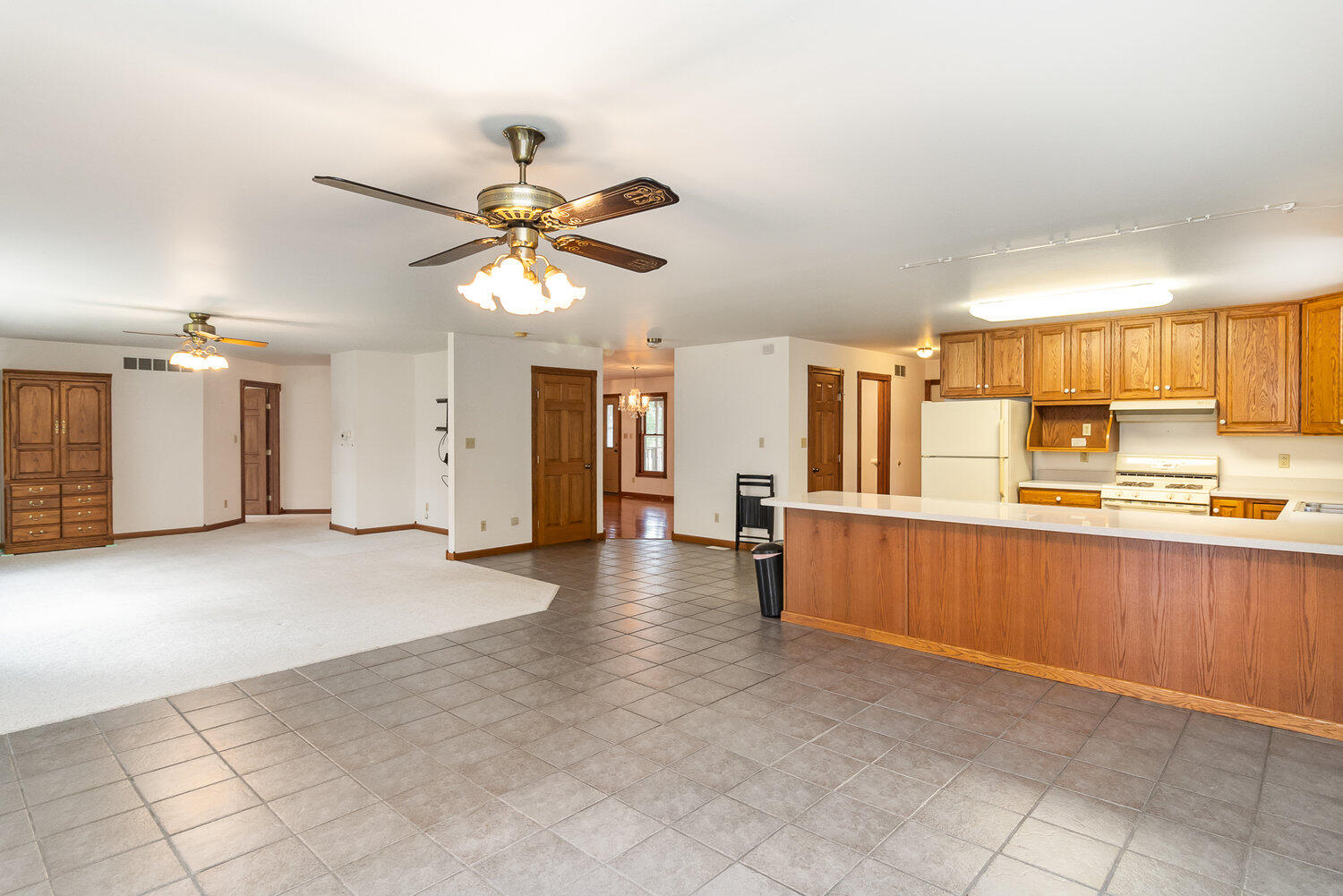 Lowell, Indiana, 46356, United States, 4 Bedrooms Bedrooms, ,3 BathroomsBathrooms,Residential,For Sale,1855131