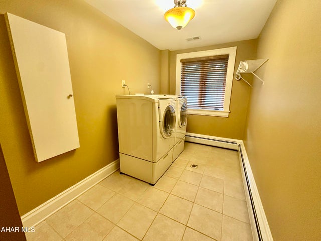 Altoona, Pennsylvania, 16602, United States, 4 Bedrooms Bedrooms, ,4 BathroomsBathrooms,Residential,For Sale,1826660