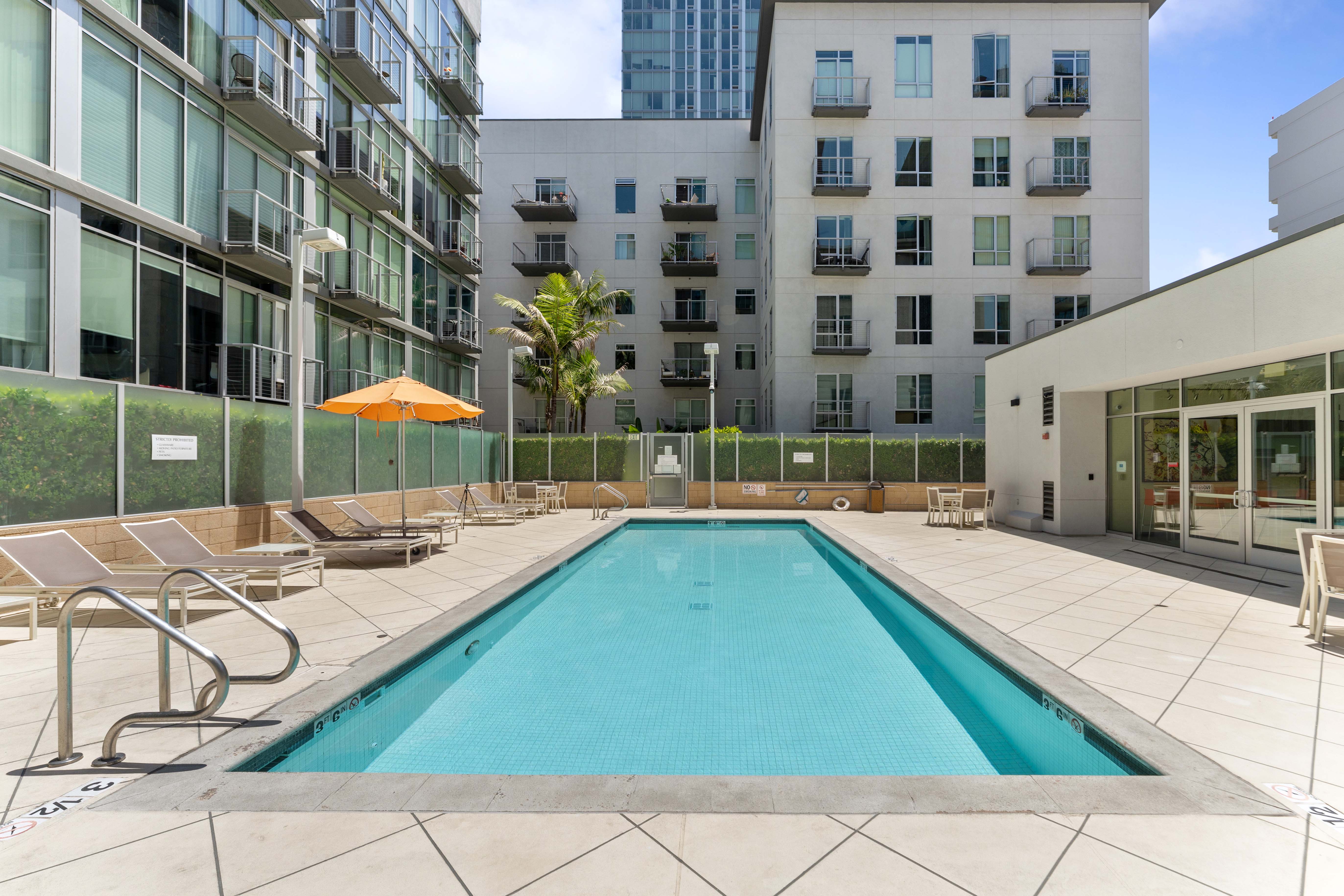 Los Angeles, California, 90015, United States, 2 Bedrooms Bedrooms, ,2 BathroomsBathrooms,Residential,For Sale,1879277