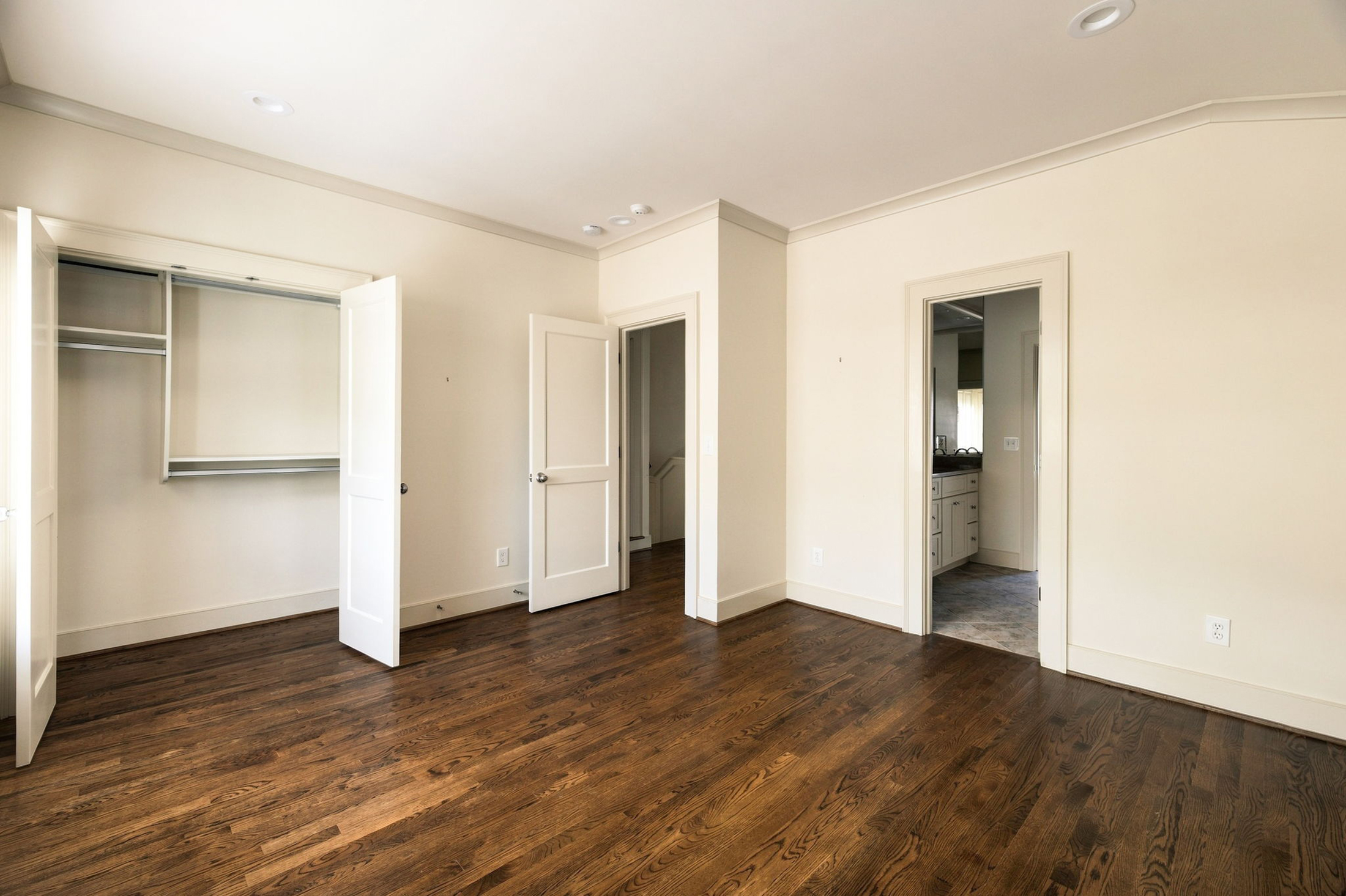  Beautifully Designed Living Spaces and Exceptional Outdoor Amenities - 物件實景