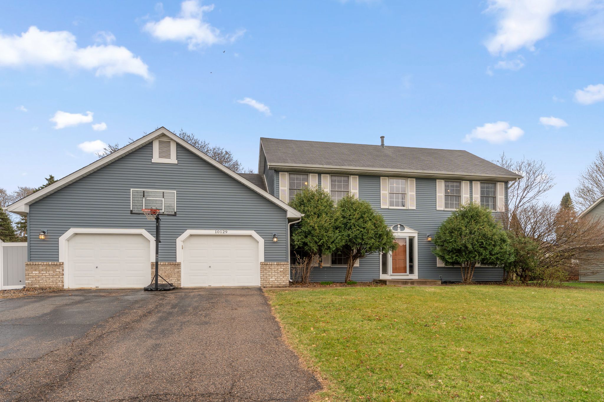  Spacious Village Knolls Home on Private Fenced Lot - 物件實景