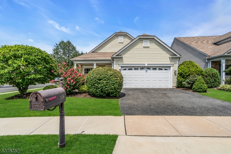 Franklin Twp., New Jersey, 08873, United States, 2 Bedrooms Bedrooms, ,2 BathroomsBathrooms,Residential,For Sale,1911173