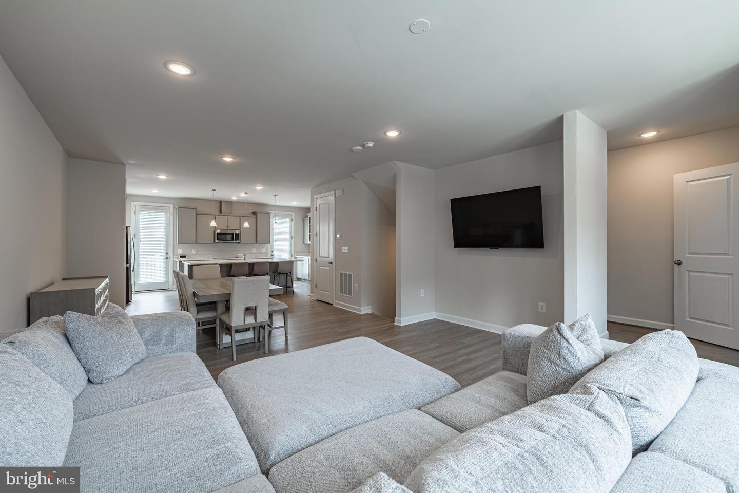 Alexandria, Virginia, 22306, United States, 3 Bedrooms Bedrooms, ,5 BathroomsBathrooms,Residential,For Sale,1913376