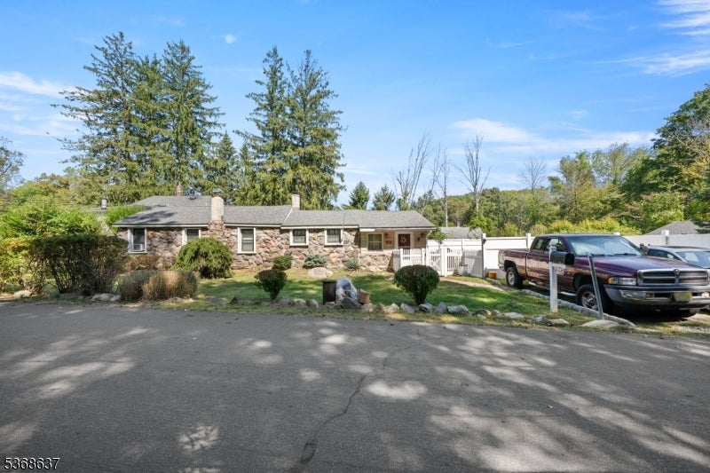 Rockaway Twp., New Jersey, 07005, United States, 9 Bedrooms Bedrooms, ,4 BathroomsBathrooms,Residential,For Sale,1979468