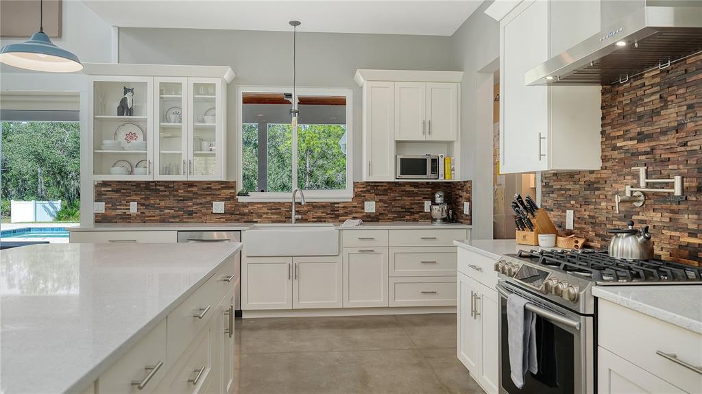 Sarasota, Florida, 34240, United States, 4 Bedrooms Bedrooms, ,4 BathroomsBathrooms,Residential,For Sale,1987822