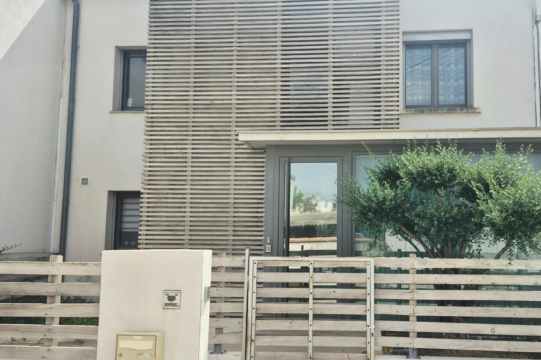  Unique – Narbonne house (200 m²) – 6 bedrooms, living room opening onto a patio… - 物件實景