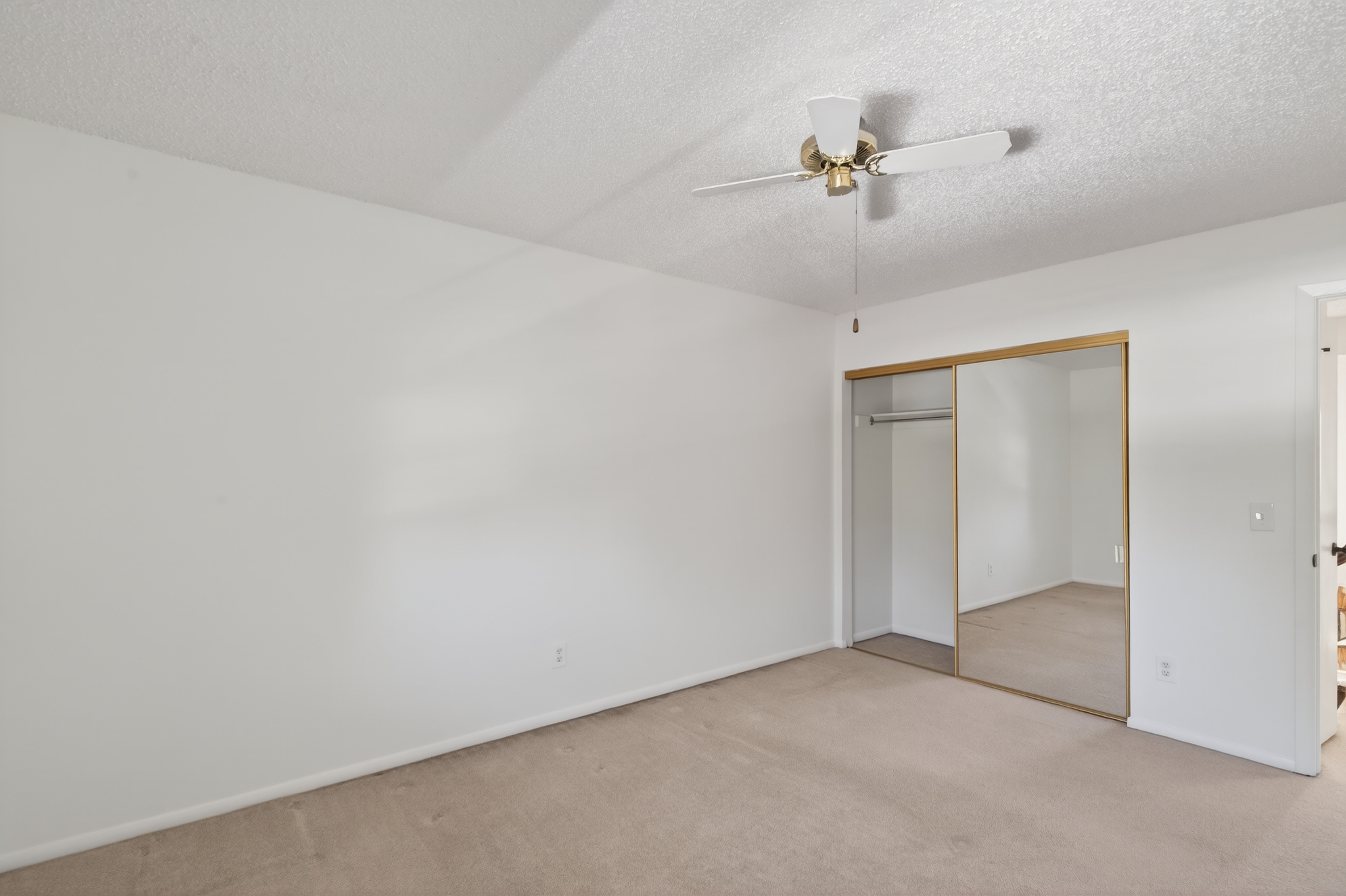  Beautifully maintained end unit in the Fairway 16 community of Heatheridge - 物件實景