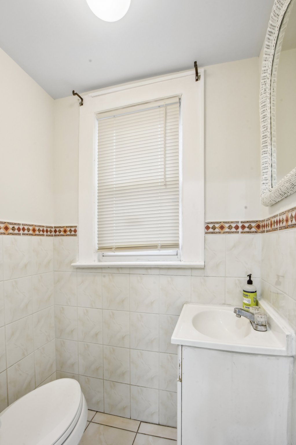 Bloomfield Twp., New Jersey, 07003, United States, 4 Bedrooms Bedrooms, ,3 BathroomsBathrooms,Residential,For Sale,1983850